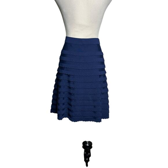 Lilly Pulitzer Navy Scalloped Tiered Ruffle A-Line Flare Knit Skirt Size Small - Picture 2 of 14